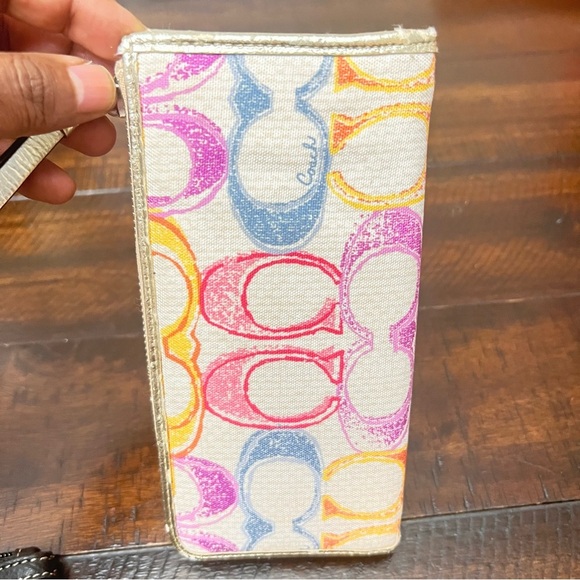 Kate Spade , Coach & Tignanello Beige Clutch and Black Wristlet Set - Picture 3 of 10